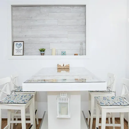 Cozy Seaside Escape - Stylish 1-bedroom In By Flat Mаnager * Balcic