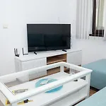 Cozy Seaside Escape - Stylish 1-bedroom In By Flat Mаnager * Baltschik